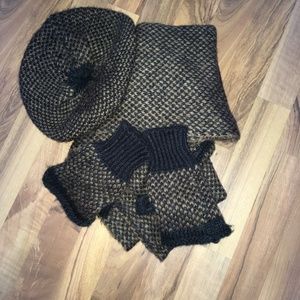 Trendy Brown/Black finger-less Mittens/Hat/Scarf